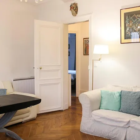 Cross-floor - Near Park *