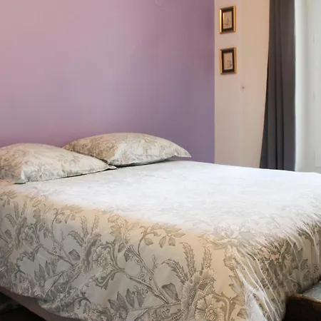 Cross-floor - Near Park Apartment *