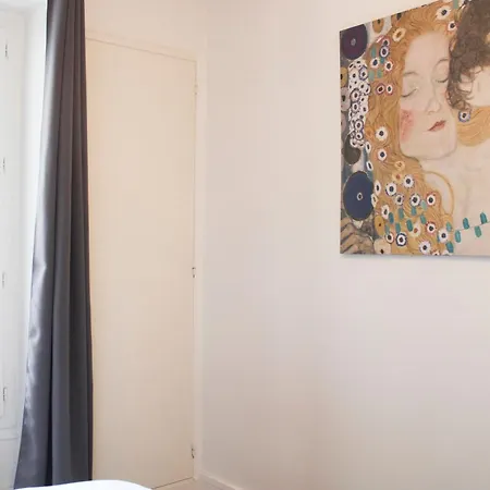 Cross-floor - Near Park Apartment