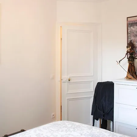 Cross-floor - Near Park *