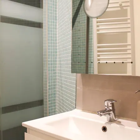 Cross-floor - Near Park * Paris